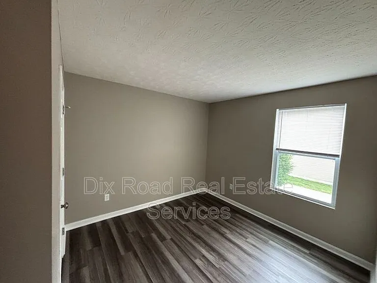 424 W Kemper Rd — Photo 28