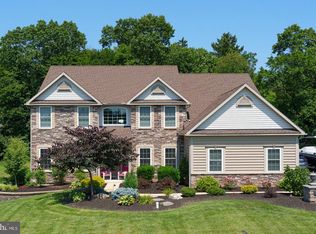 55 Stella Dr, Sinking Spring, PA 19608