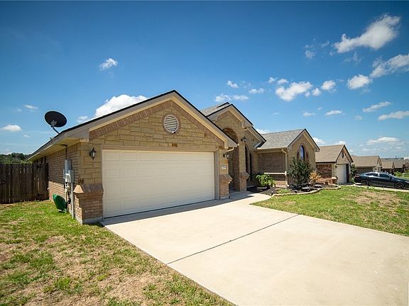 3rd image of 2704 Traditions Dr