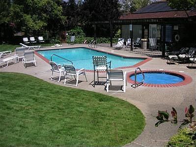 2nd image of 960 Arlene Way