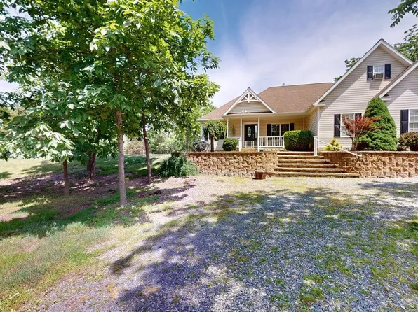 149 Sage Dr, Petersburg, WV 26847