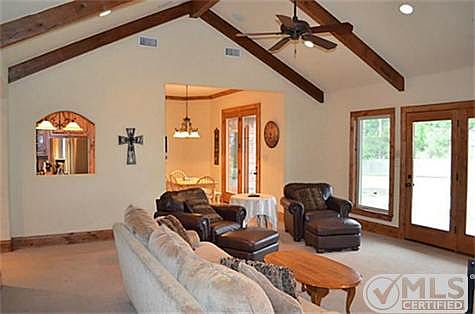4th image of 310 Briarwood Ln