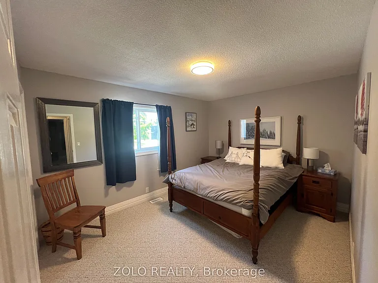 112 Carmichael Cres — Photo 12