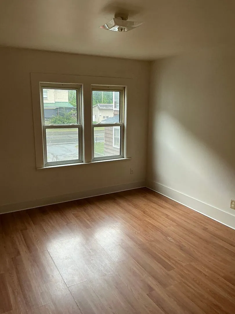 202 Mt Vernon Avenue — Photo 3