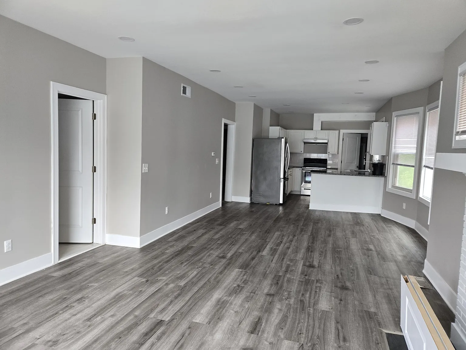 2 bed, 1.5 bath, 1250 sqft, $1,350 — Photo 3