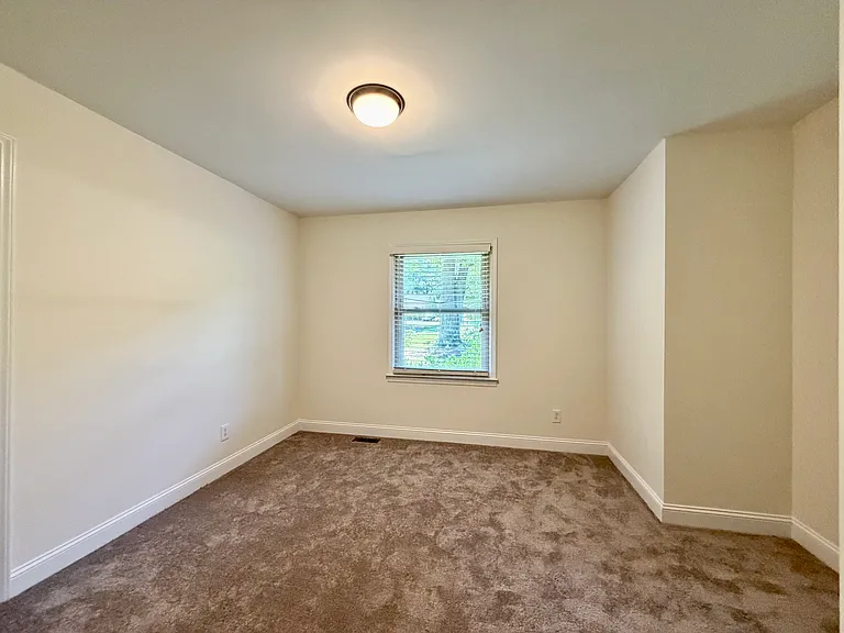 109 James Dr — Photo 28