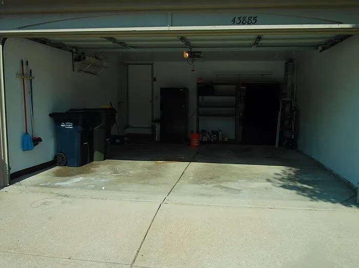 2 bed, 2.5 bath, 1400 sqft, $2,100 — Photo 3