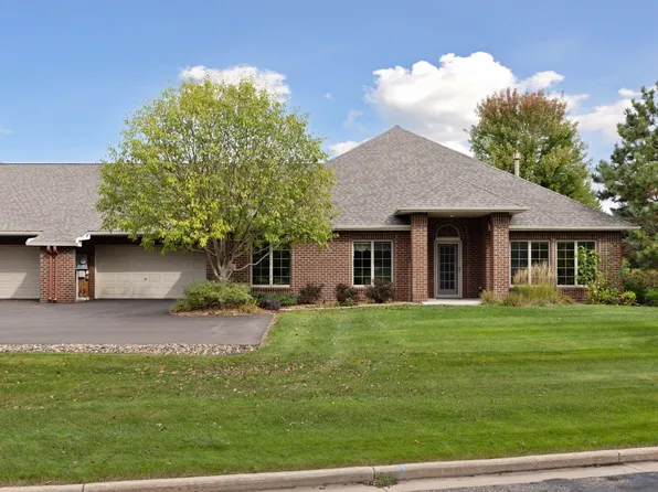 261 W Canyon Dr, Hudson, WI 54016