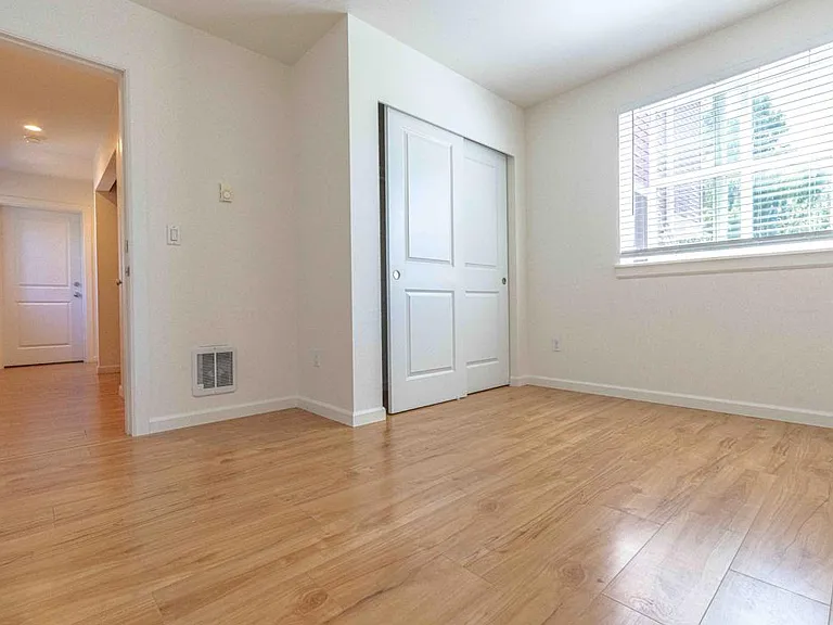 616 NE 53rd St #204 — Photo 23