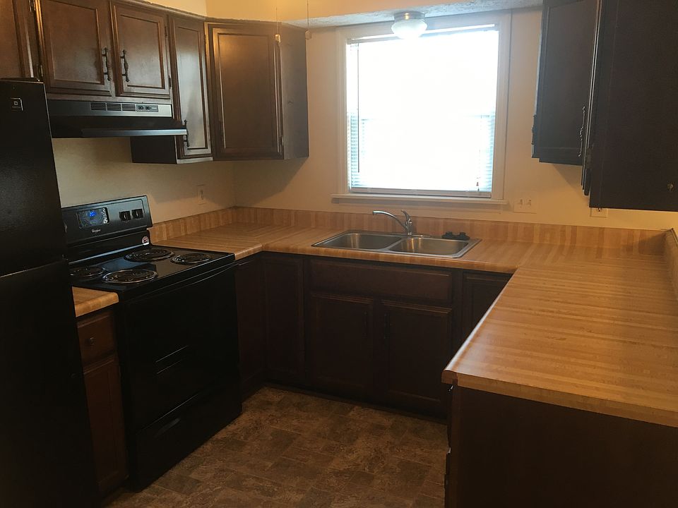 2nd image of 1472 Ashbourne Dr