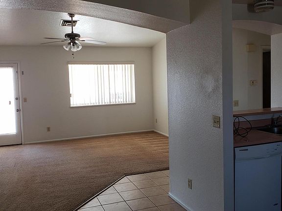 4th image of 985 Thunderbolt Ave