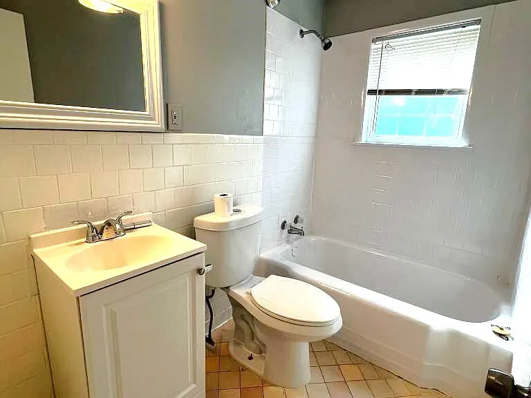 1401 NW Williams Ave — Photo 9