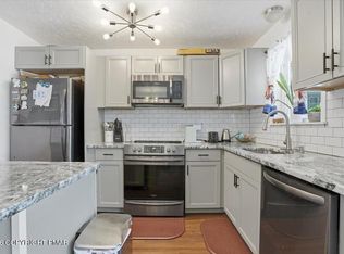 6302 Ventnor Dr, Tobyhanna, PA 18466