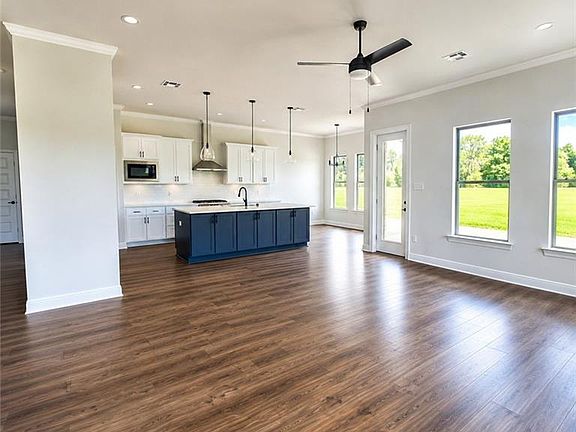 4th image of 26 W Priscilla Ln