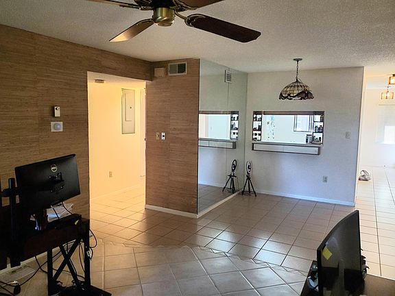 4th image of 2666 Sabal Springs Cir