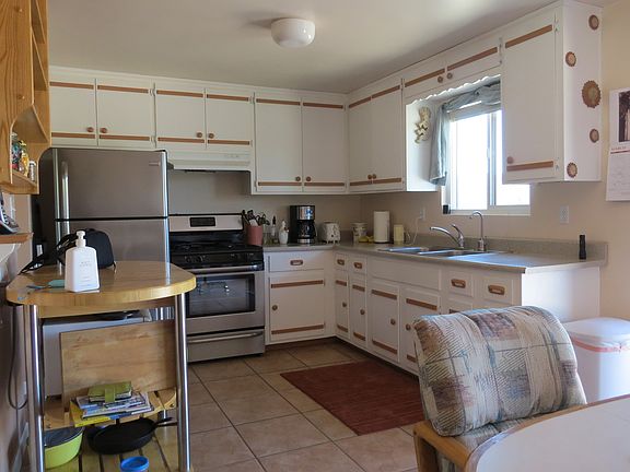 New stove and fridge