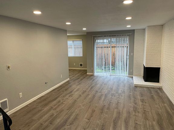 2nd image of 14305 NE 7th Pl