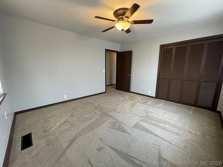 278 Hickory Dr — Photo 24