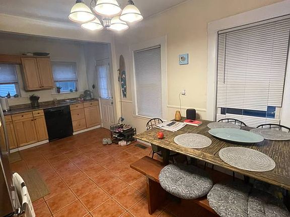 3rd image of 528 Mount Auburn St #1_?