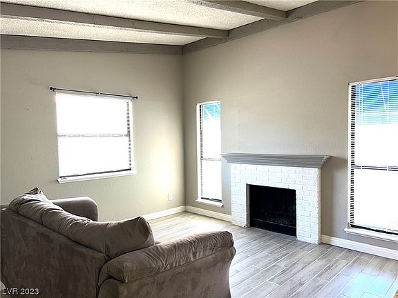 3rd image of 6133 W Oakey Blvd APT D