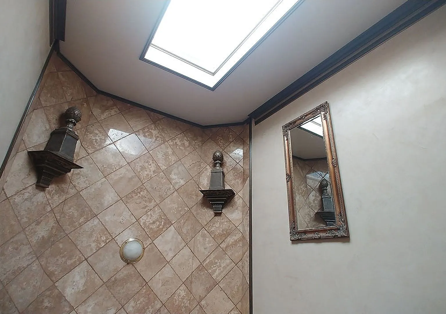 Village Beesan Condos — Photo 4