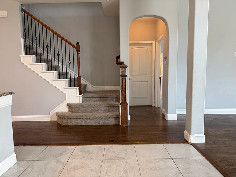 2417 Kingsgate Dr — Photo 8