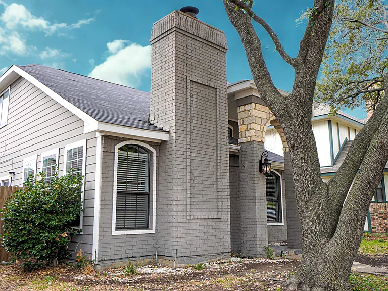 1512 Wheatfield Dr — Photo 3