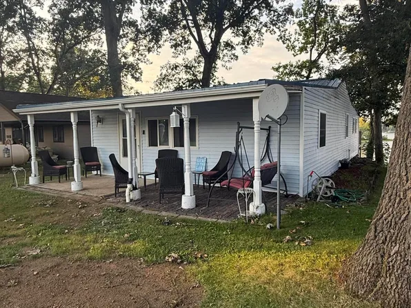 48164 70th Ave, Decatur, MI 49045