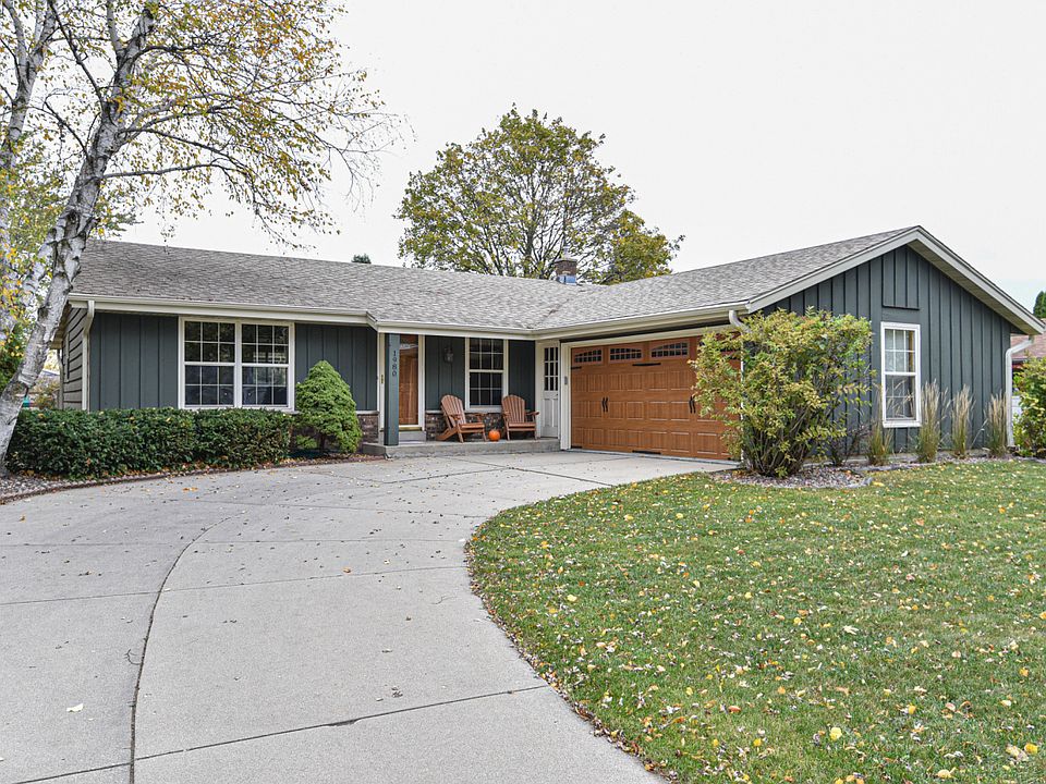 1st image of 1980 E Hickory Dr