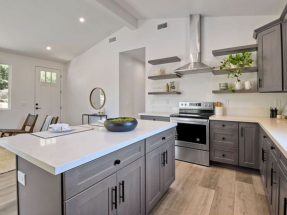 3rd image of 29733 Disney Ln