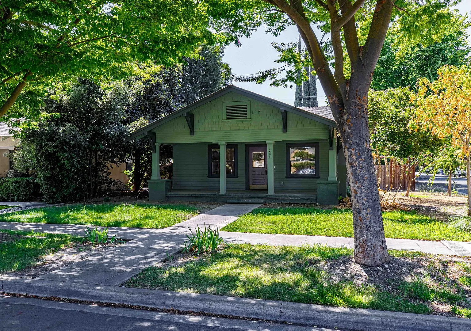 3 bedroom home for RENT in Modesto - Close to Downtown and MJC — Photo 1