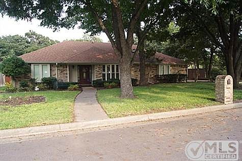 1st image of 7832 Waterford Ln