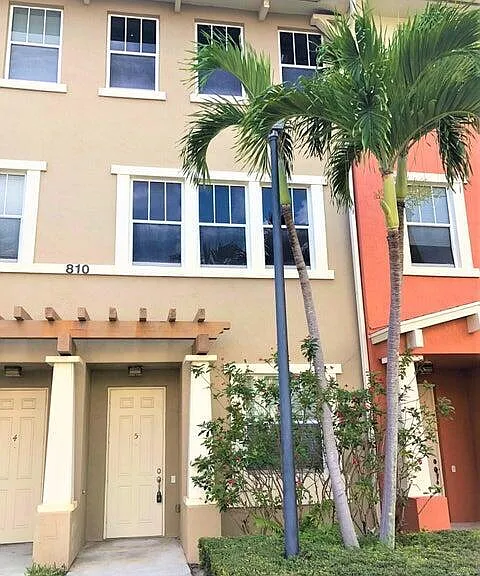 810 Marina Del Ray Ln #5 — Photo 1