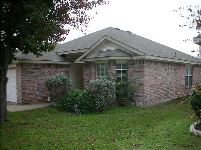 1st image of 4737 Grovewood Dr