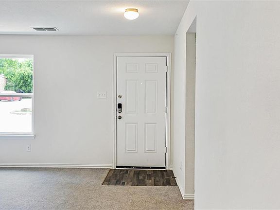 4th image of 2506 S Ayers Ave