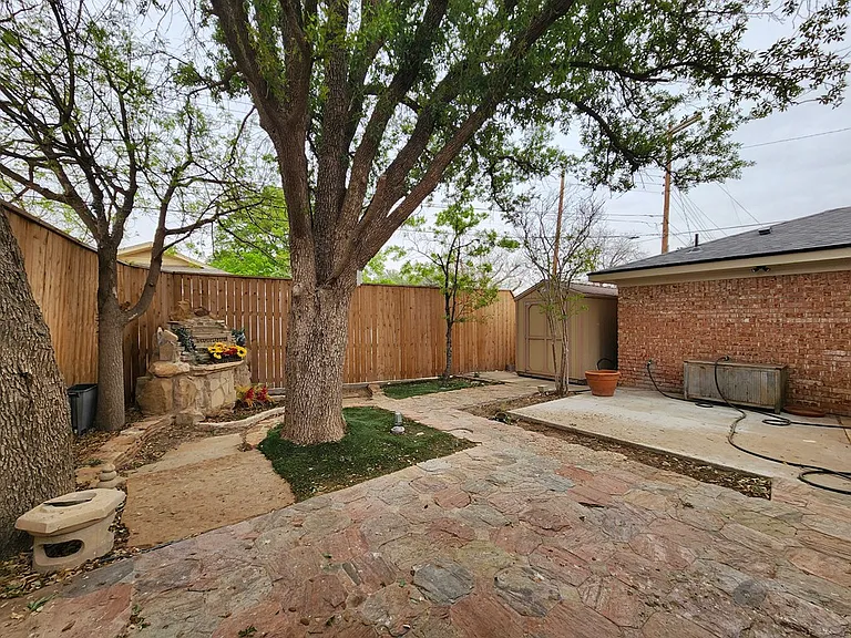 3300 Durant Dr — Photo 39