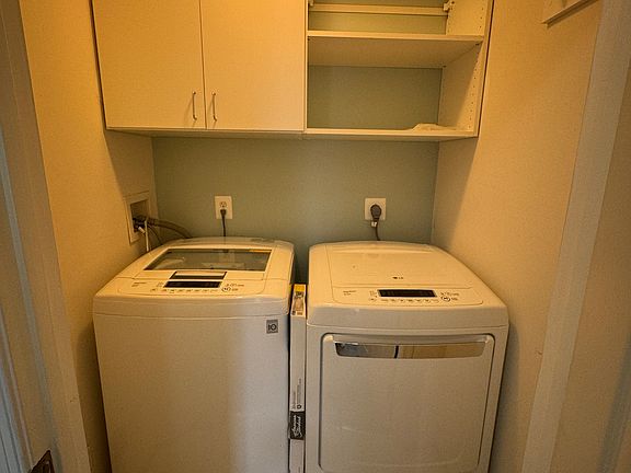 Upper level laundry