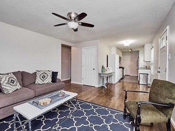 4th image of 2667 Chatham Dr
