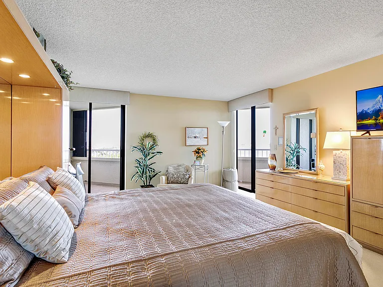 5070 N Ocean Dr #10C — Photo 6