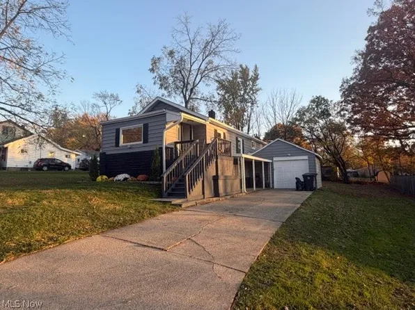 2838 Draper St SE, Warren, OH 44484