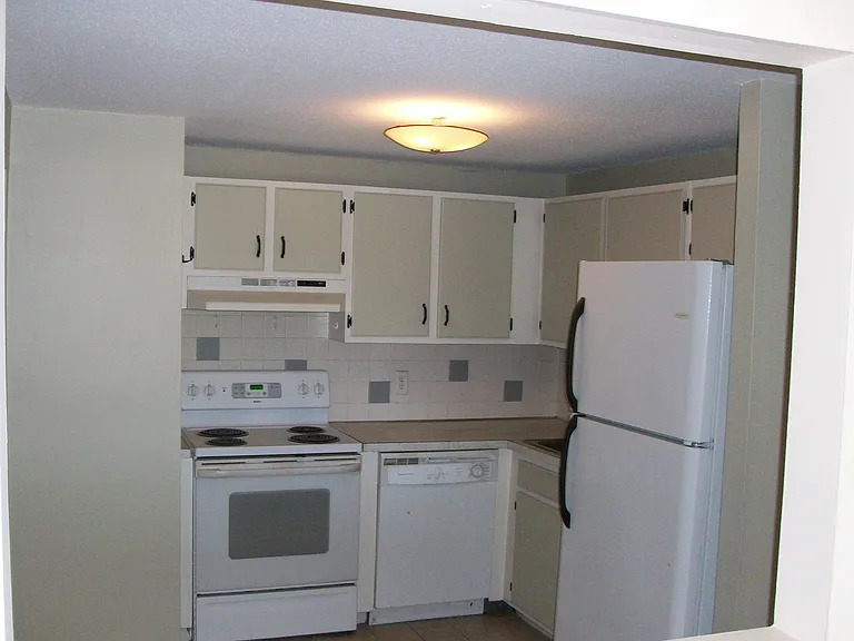 80 English Village Rd #2 — Photo 2