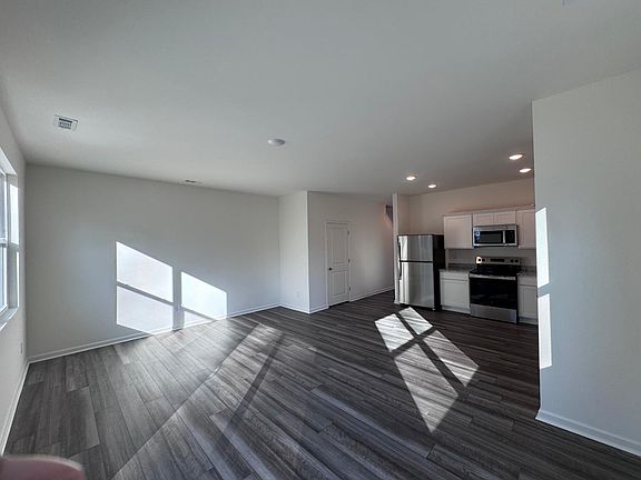 5th image of 2054 Trailside Dr