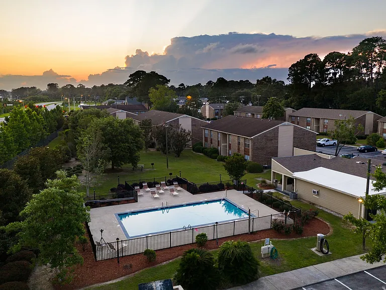 Turtle Creek Apartments — Photo 10