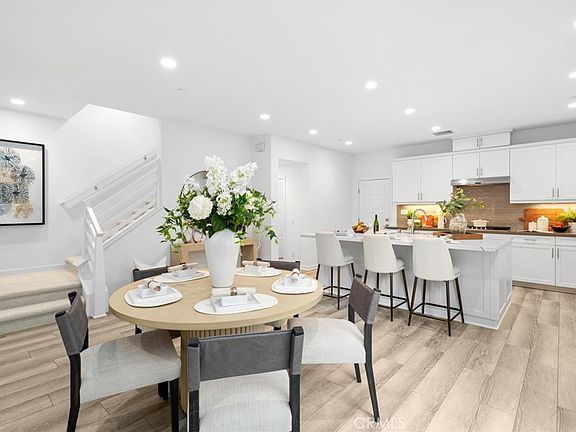 5th image of 118 Modjeska