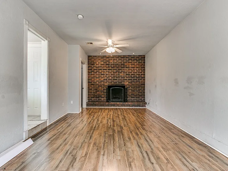 1612 Dakota St — Photo 24