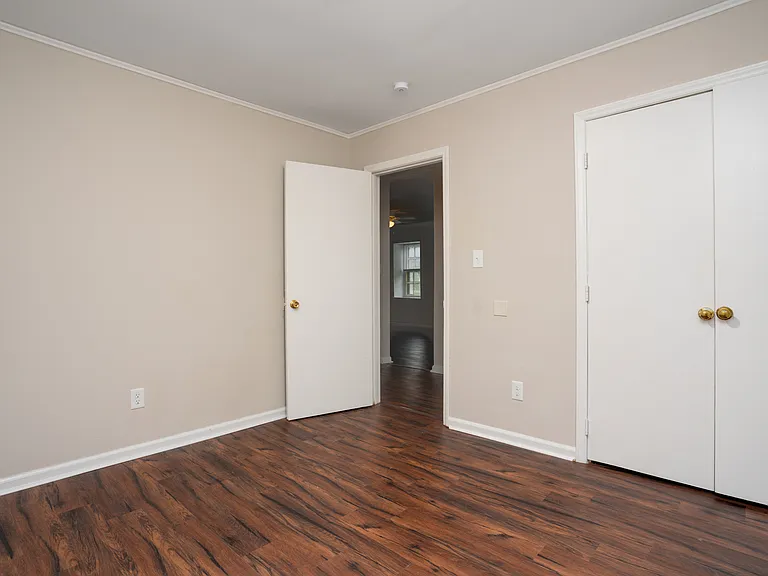 901 Planters St — Photo 6