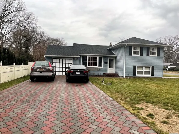 31 Locust Avenue, Amityville, NY 11701