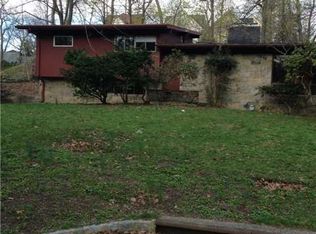 24 Spring Ln, Great Neck, NY 11024