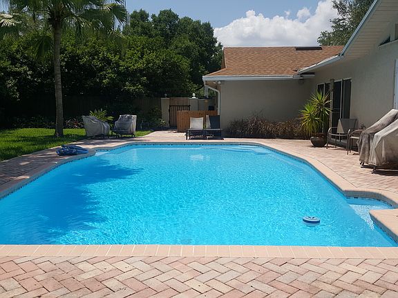 14' x 25' (7' deep end) pool