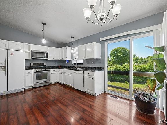 5th image of 3120 Shelley Lynn Dr